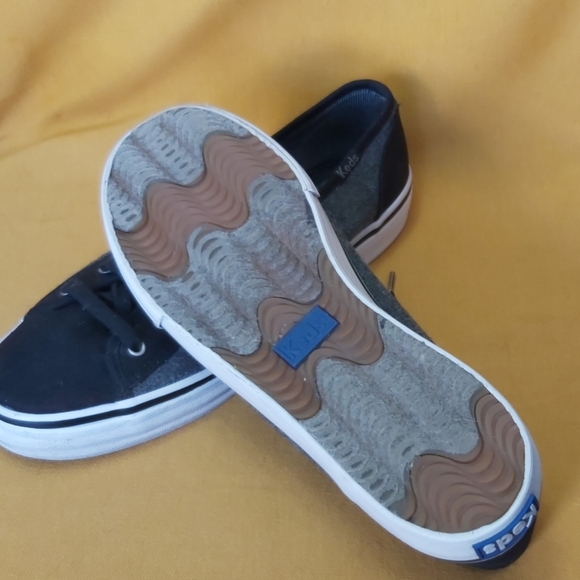 Keds Running Shoe - Picture 3 of 4